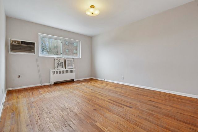 15 TOWERS ST, Jc, Greenville, NJ 07035