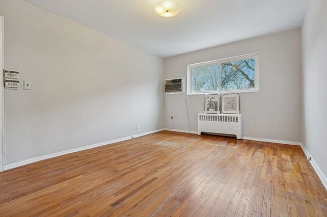 15 TOWERS ST, Jc, Greenville, NJ 07035