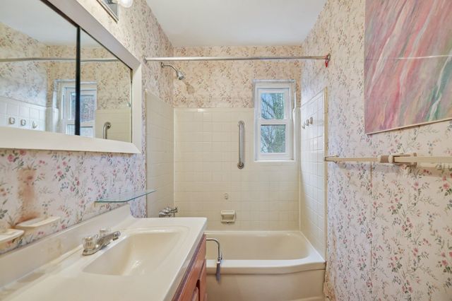 15 TOWERS ST, Jc, Greenville, NJ 07035