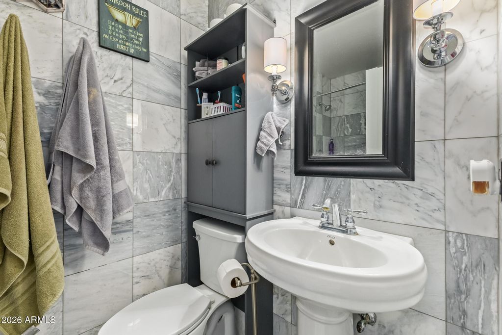 Image 18 of property listing at 4901 E KELTON Lane 1229, Scottsdale, AZ 85254