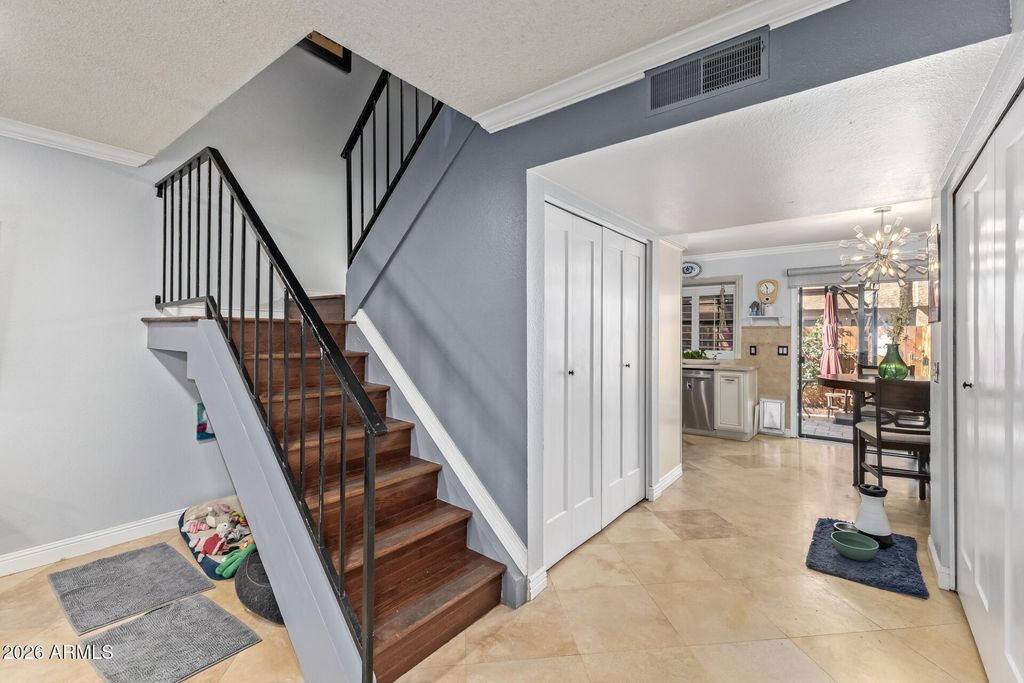 Image 6 of property listing at 4901 E KELTON Lane 1229, Scottsdale, AZ 85254