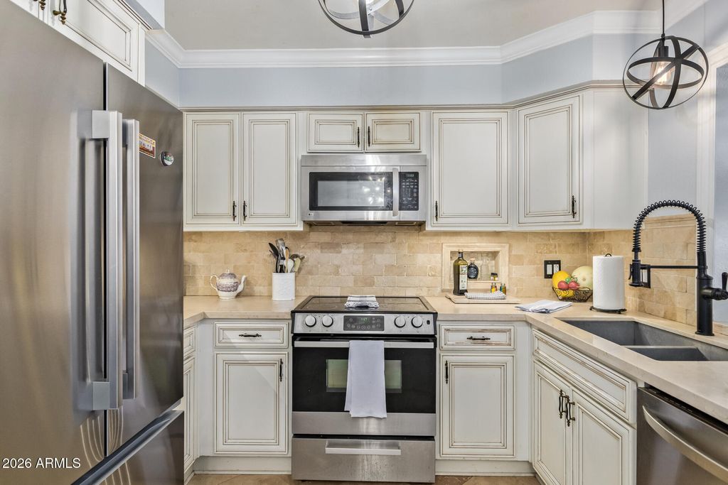 Image 9 of property listing at 4901 E KELTON Lane 1229, Scottsdale, AZ 85254