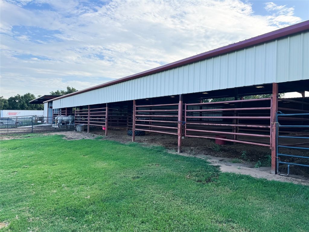 25495 S Fm 4, Lipan, TX 76462
