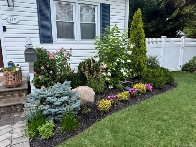 115 Academy Street, Bayport, NY 11705