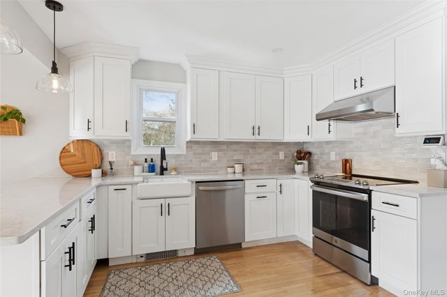 115 Academy Street, Bayport, NY 11705