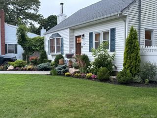 115 Academy Street, Bayport, NY 11705