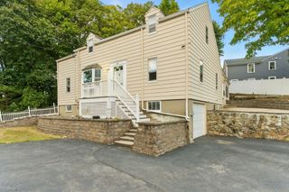 380 Cross St, Winchester, MA 01890