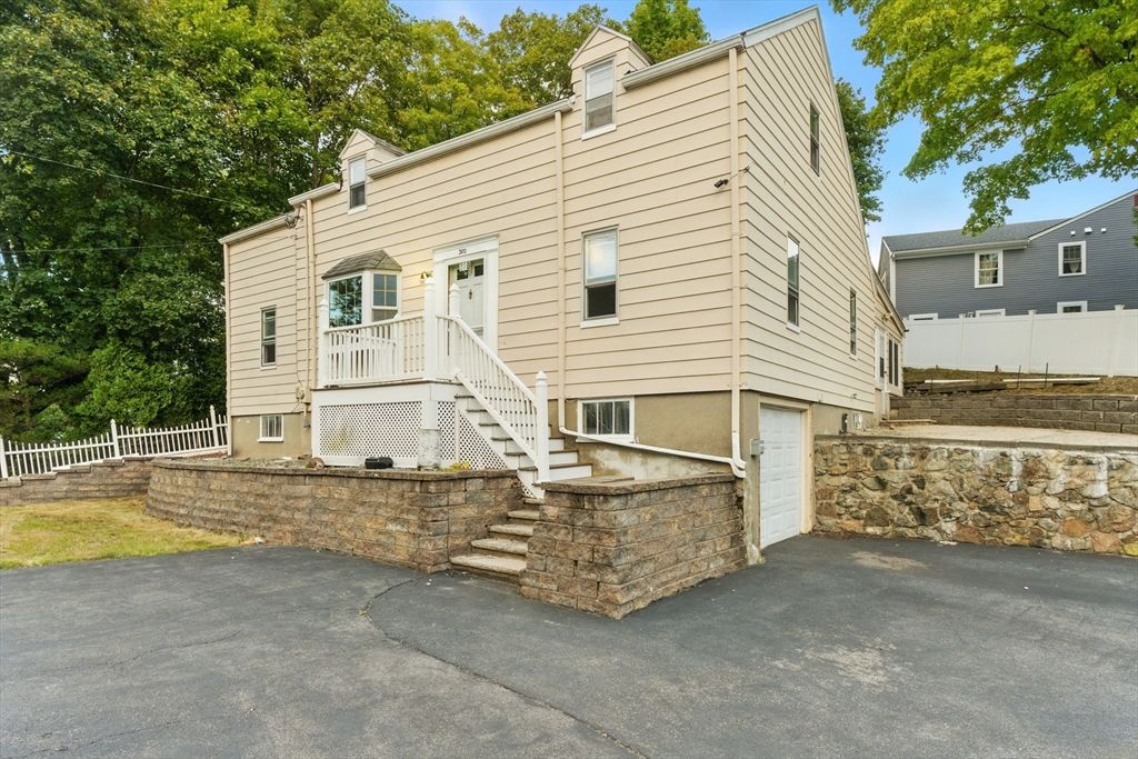 380 Cross St, Winchester, MA 01890