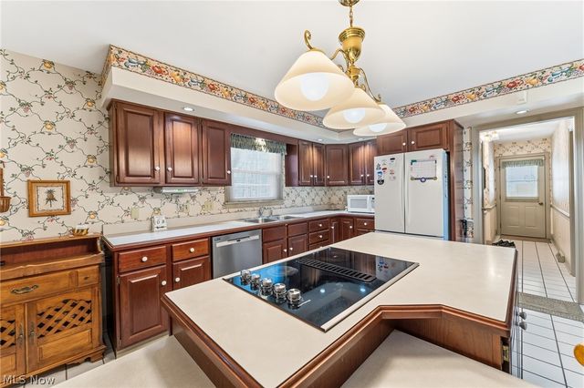 3600 Fawn Drive, Canfield, OH 44406