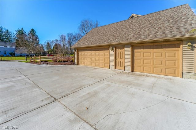 3600 Fawn Drive, Canfield, OH 44406