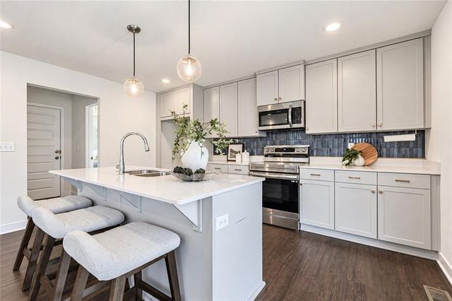 1413 Newport Lane, Raymore, MO 64083