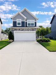 1413 Newport Lane, Raymore, MO 64083