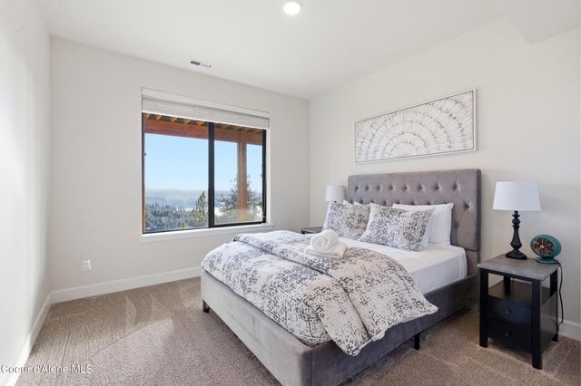 3740 E Sky Harbor DR, Coeur D'alene, ID 83814