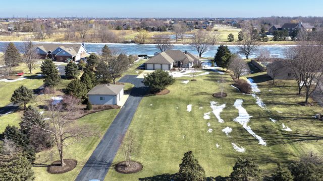 22545 S Spencer Road, New Lenox, IL 60451