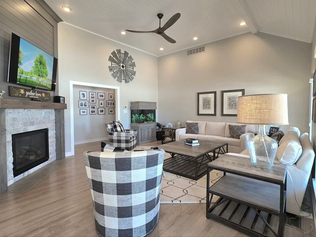 22545 S Spencer Road, New Lenox, IL 60451