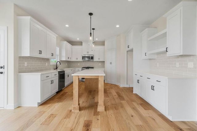 17428 W 163rd Place, Olathe, KS 66062