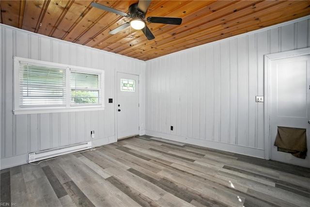 3426 Essex CIR, Norfolk, VA 23513