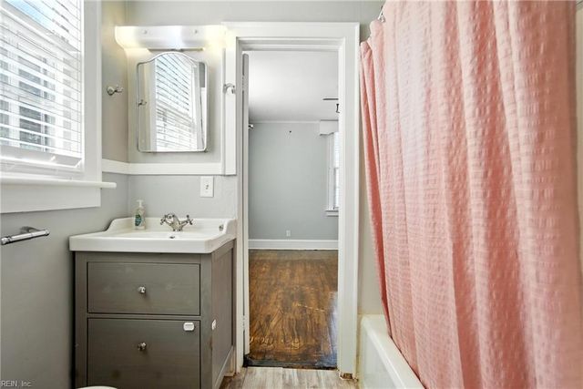 3426 Essex CIR, Norfolk, VA 23513