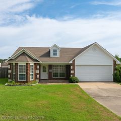 3707 Princeton Court, Van Buren, AR 72956
