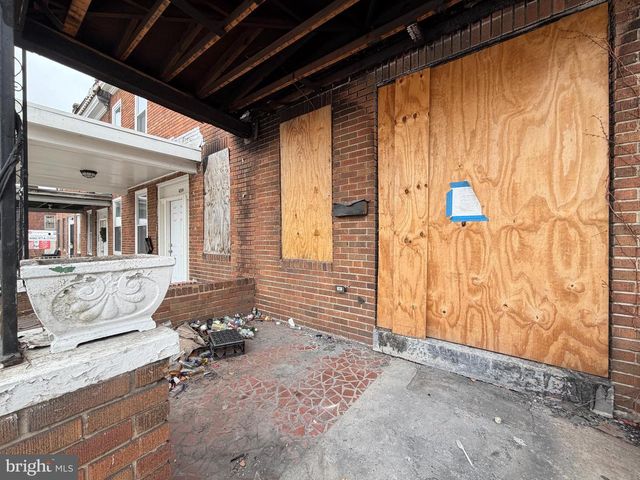 2432 W FRANKLIN ST, Baltimore, MD 21223