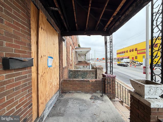 2432 W FRANKLIN ST, Baltimore, MD 21223