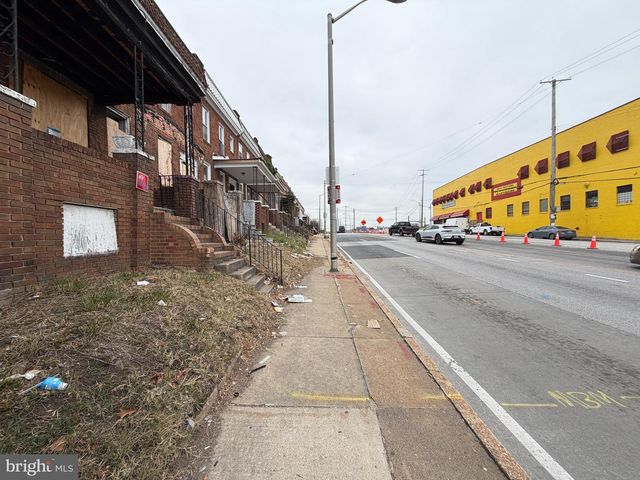 2432 W FRANKLIN ST, Baltimore, MD 21223