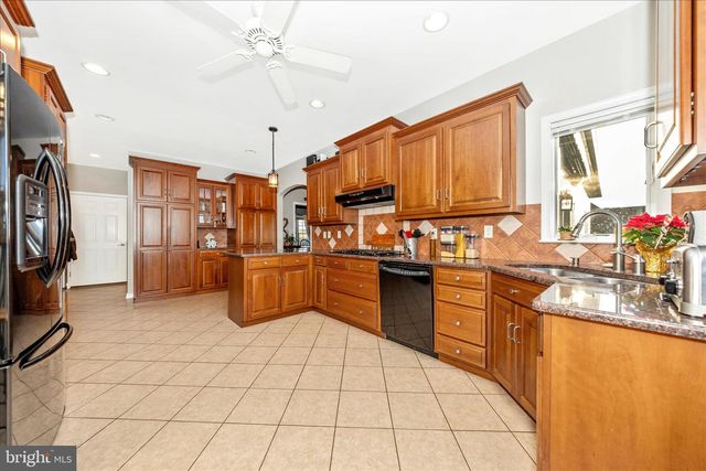 11067 WEATHERSTONE DRIVE, Waynesboro, PA 17268