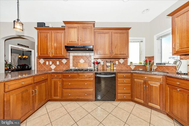 11067 WEATHERSTONE DRIVE, Waynesboro, PA 17268