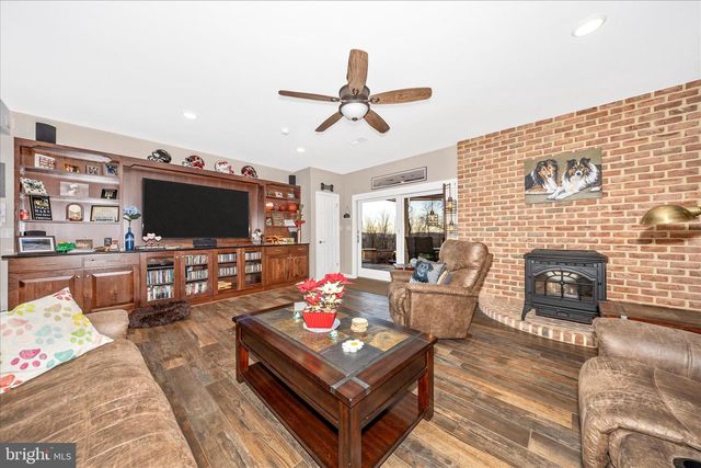 11067 WEATHERSTONE DRIVE, Waynesboro, PA 17268