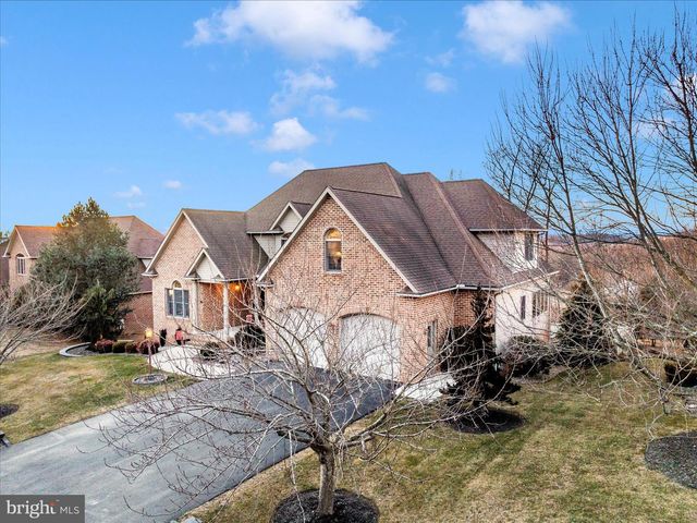 11067 WEATHERSTONE DRIVE, Waynesboro, PA 17268