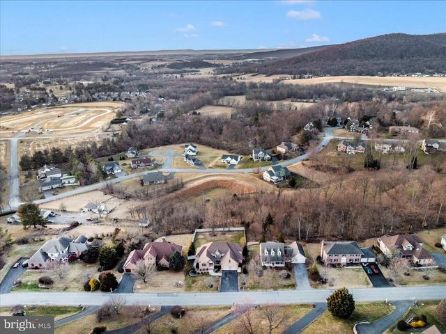 11067 WEATHERSTONE DRIVE, Waynesboro, PA 17268