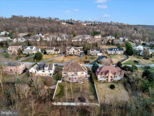 11067 WEATHERSTONE DRIVE, Waynesboro, PA 17268