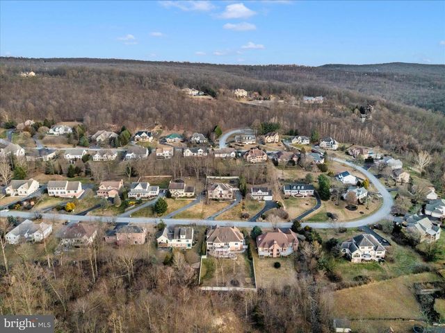 11067 WEATHERSTONE DRIVE, Waynesboro, PA 17268