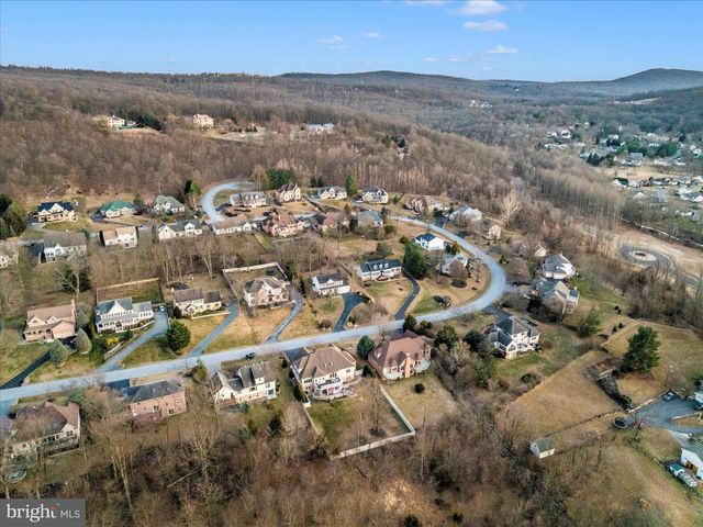 11067 WEATHERSTONE DRIVE, Waynesboro, PA 17268