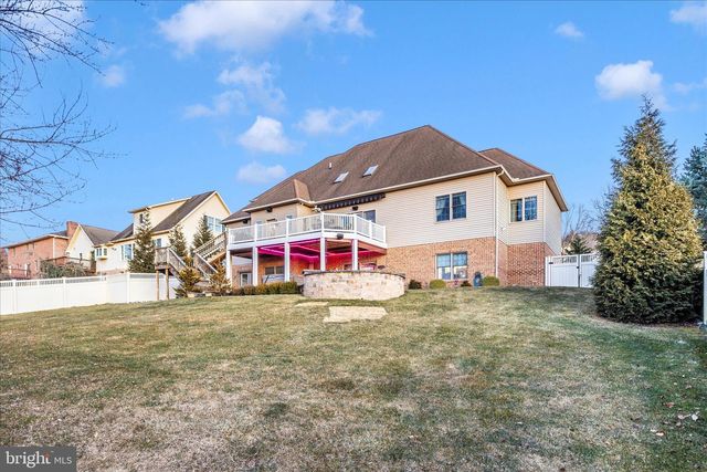 11067 WEATHERSTONE DRIVE, Waynesboro, PA 17268