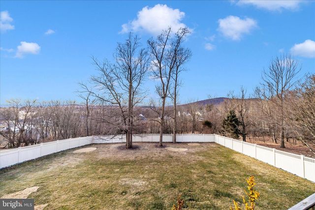 11067 WEATHERSTONE DRIVE, Waynesboro, PA 17268