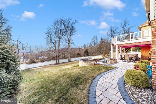 11067 WEATHERSTONE DRIVE, Waynesboro, PA 17268