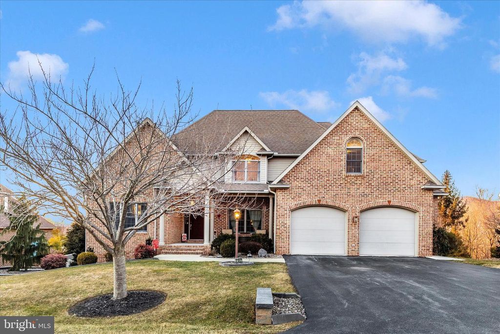 11067 WEATHERSTONE DRIVE, Waynesboro, PA 17268