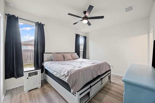 222 Summit DR, Lockhart, TX 78644