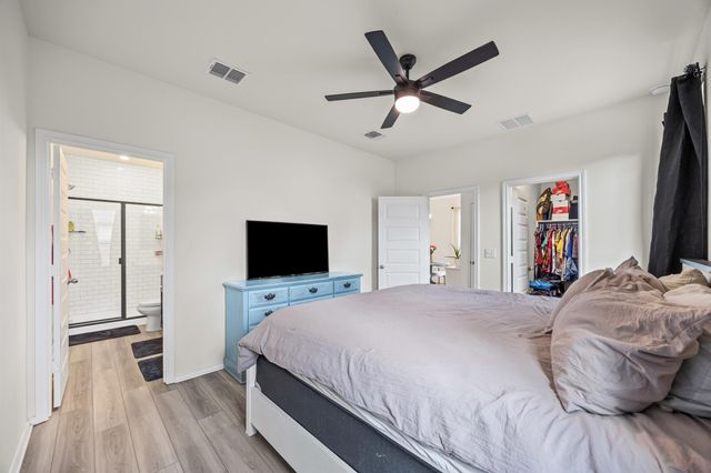 222 Summit DR, Lockhart, TX 78644