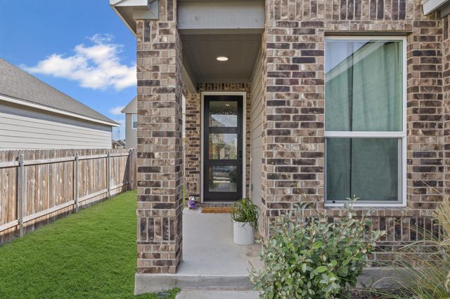 222 Summit DR, Lockhart, TX 78644