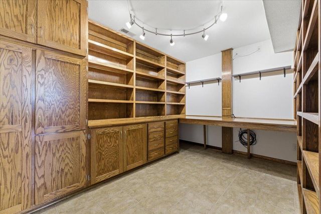 118 UPLAND Drive, Council Bluffs, IA 51503