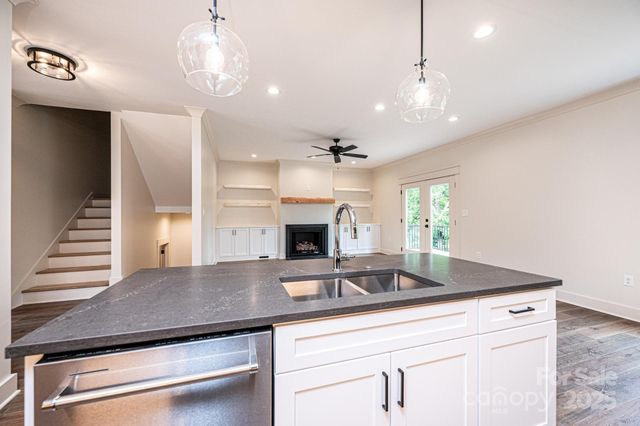 2113 6th Street NW 2, Hickory, NC 28601