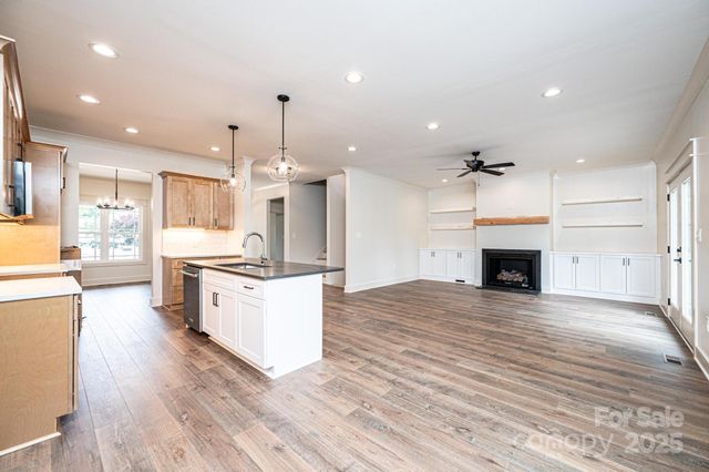 2113 6th Street NW 2, Hickory, NC 28601