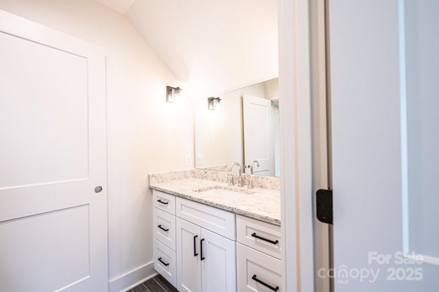 2113 6th Street NW 2, Hickory, NC 28601