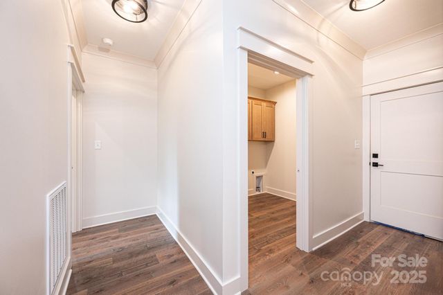 2113 6th Street NW 2, Hickory, NC 28601