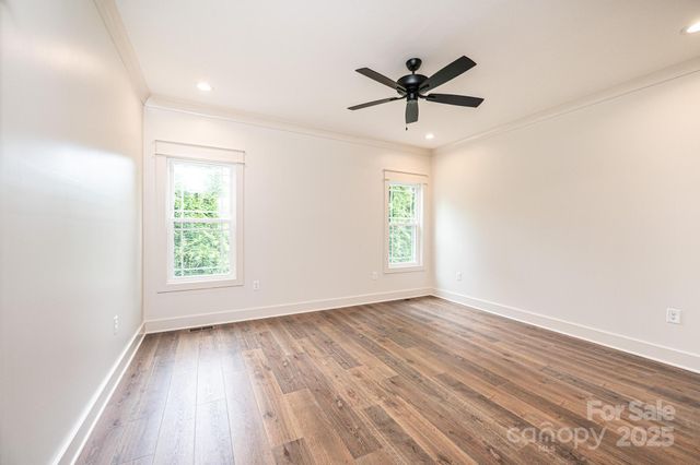 2113 6th Street NW 2, Hickory, NC 28601