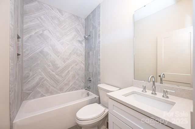 2113 6th Street NW 2, Hickory, NC 28601