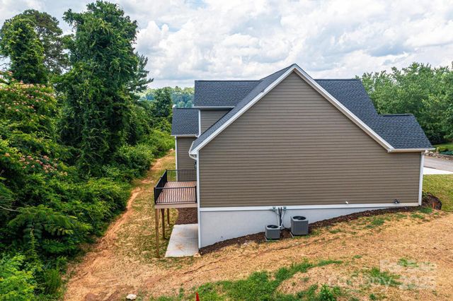 2113 6th Street NW 2, Hickory, NC 28601