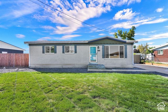 2969 W 1300 N, Clinton, UT 84015